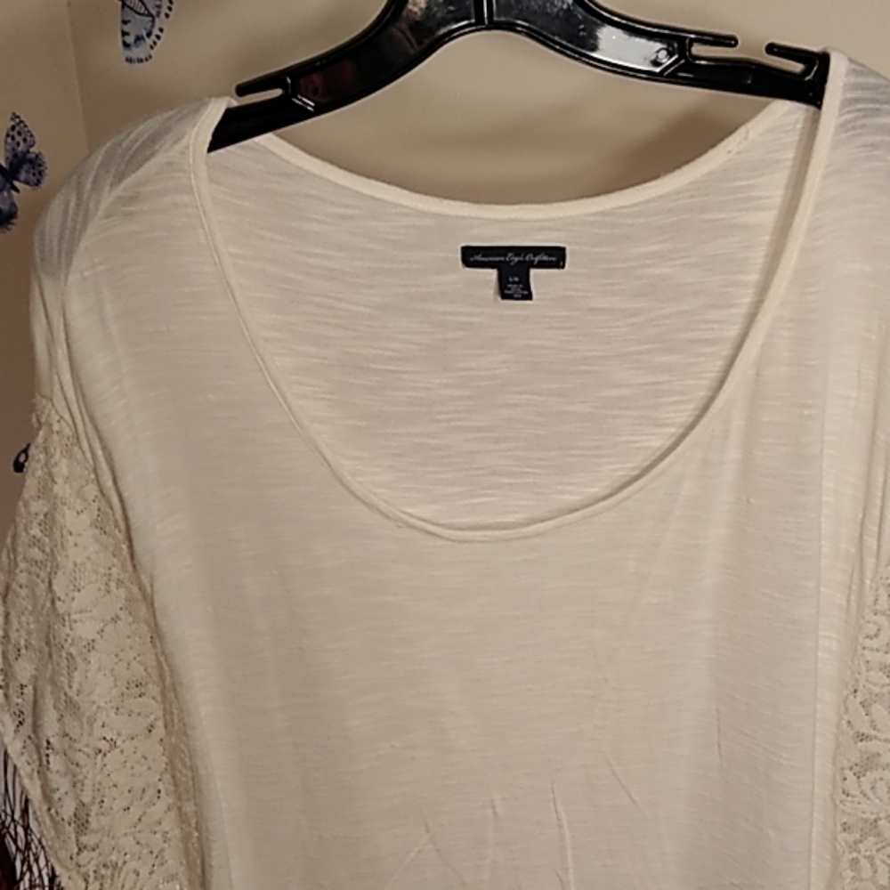 Women's American Eagle Outfitters Shirt - Picture 2 of 4